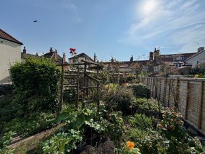 Veg area- click for photo gallery